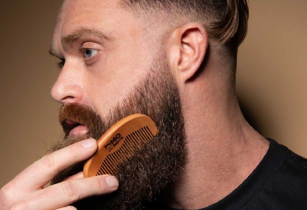 Beard comb brush