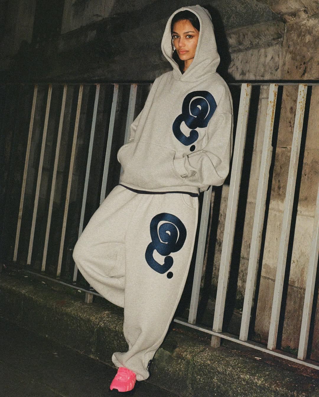 QURATEE HOODIE